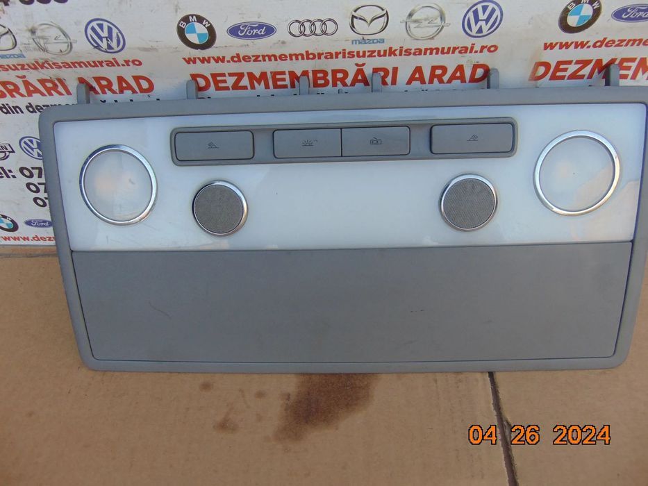 Plafoniera spate VW Phaeton cod 3d0947136a