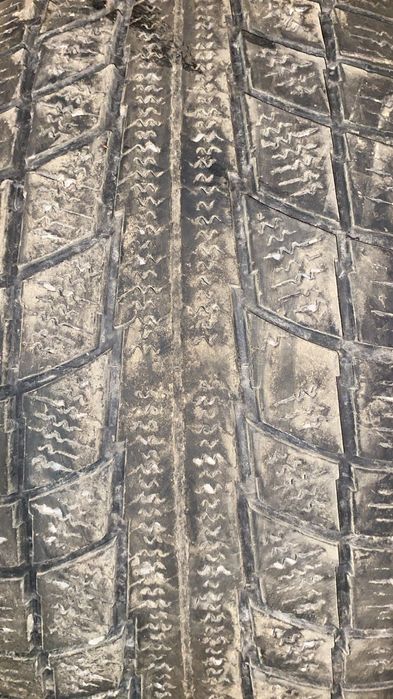 Продам шины бу 215/60/16