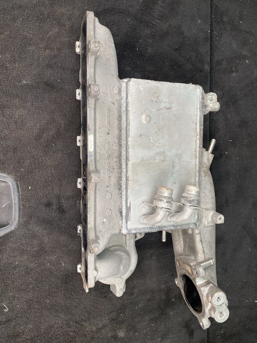 всмукателен колектор 05L129766R за VW / Audi / Skoda 2.0 TDI