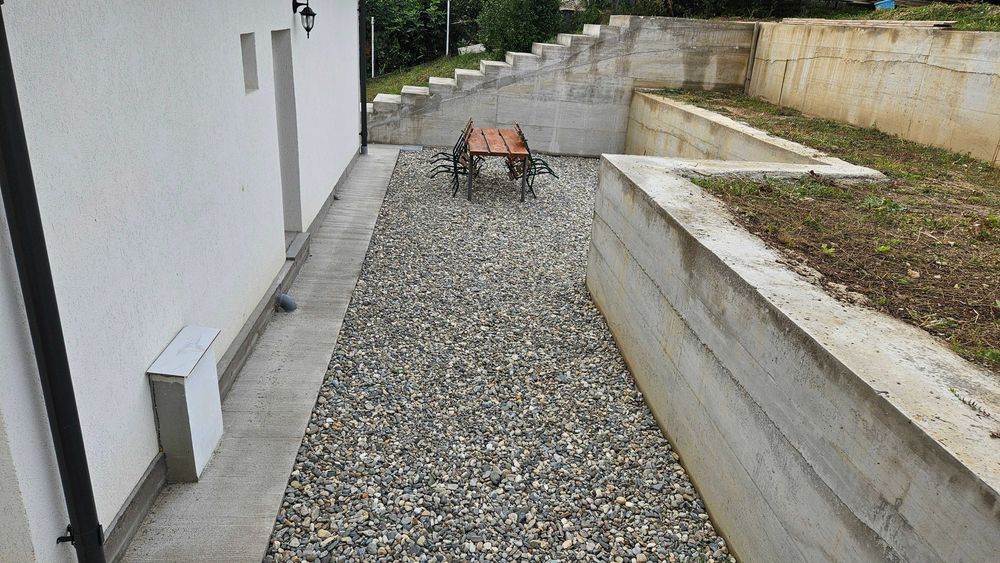 Casă de închiriat în Curtea de Argeș