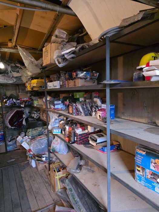 Продам гараж с автоасессуарами