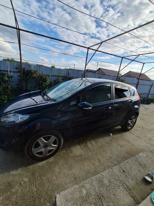 Ford fiesta mașină
