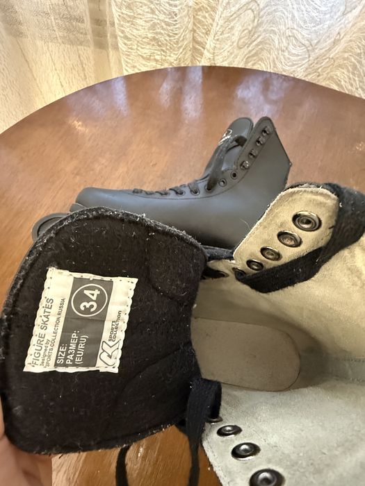 Коньки фигурные чёрные