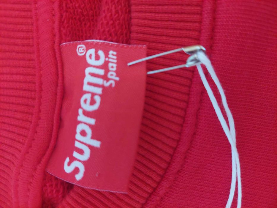 Чисто нов червен суитчер Supreme Box Logo