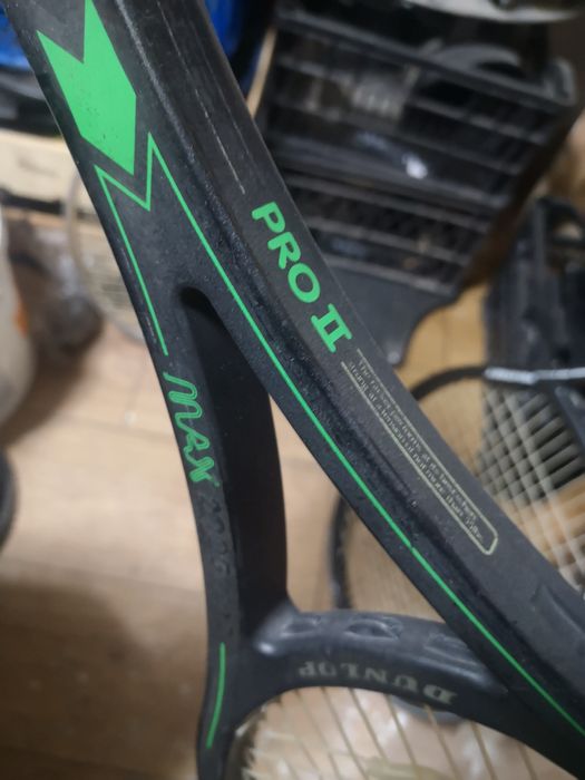 Теннисный ракетки