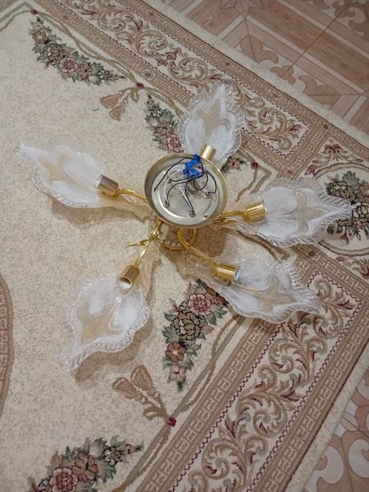 Хрустальный люстра