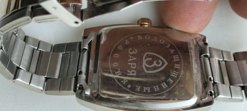 Часы наручные,механика.