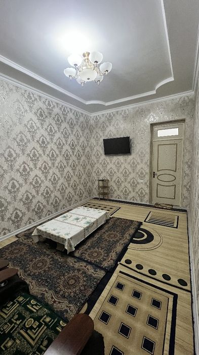 Hovli sotiladi 3 sotix 5 xona