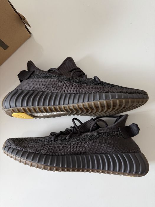 Yeezy Boost 350 V2 - Black (non-reflective)