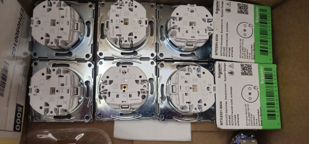 Контакти schneider