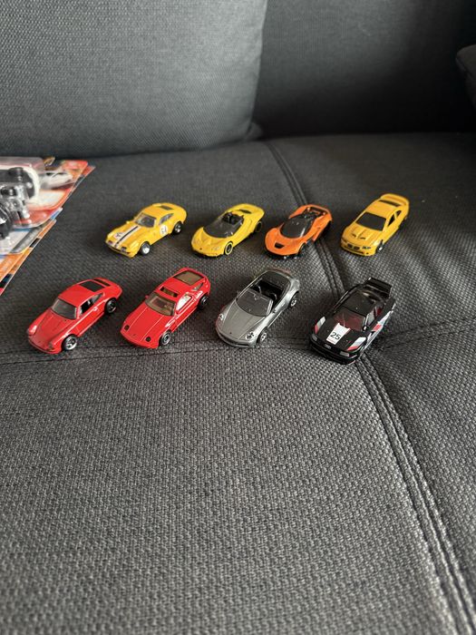 Hot Wheels Premium + mainline