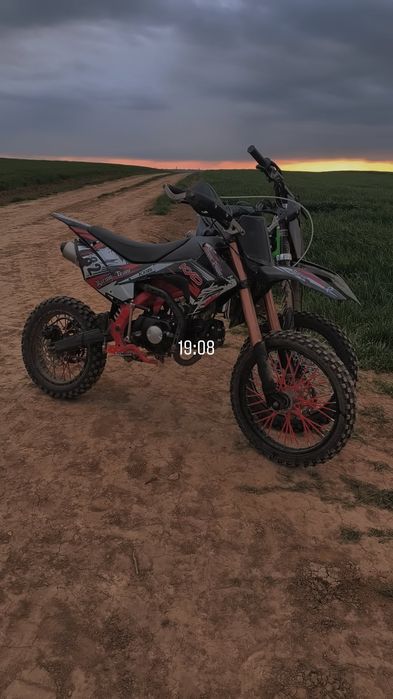 Vând kxd 125cc..