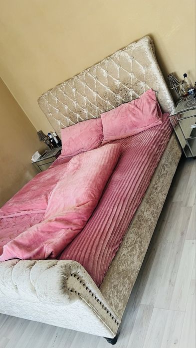 Pat dormitor       .