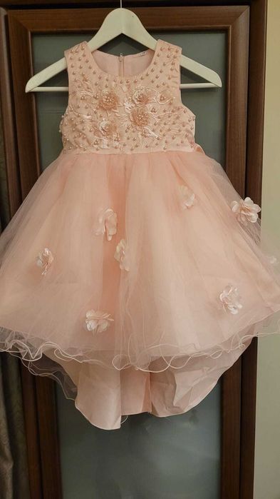 НОВОЕ, нарядное  платье для девочки