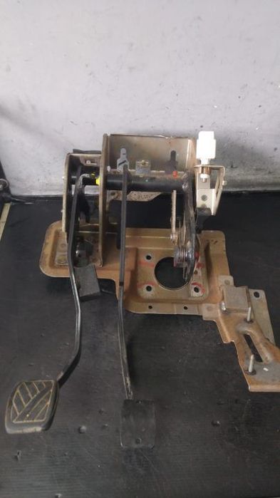 Ansamblu pedalier 1.9 d d19aa fiat sedici 49600-79j71-000
