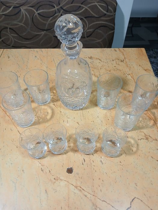 Кристален сервиз