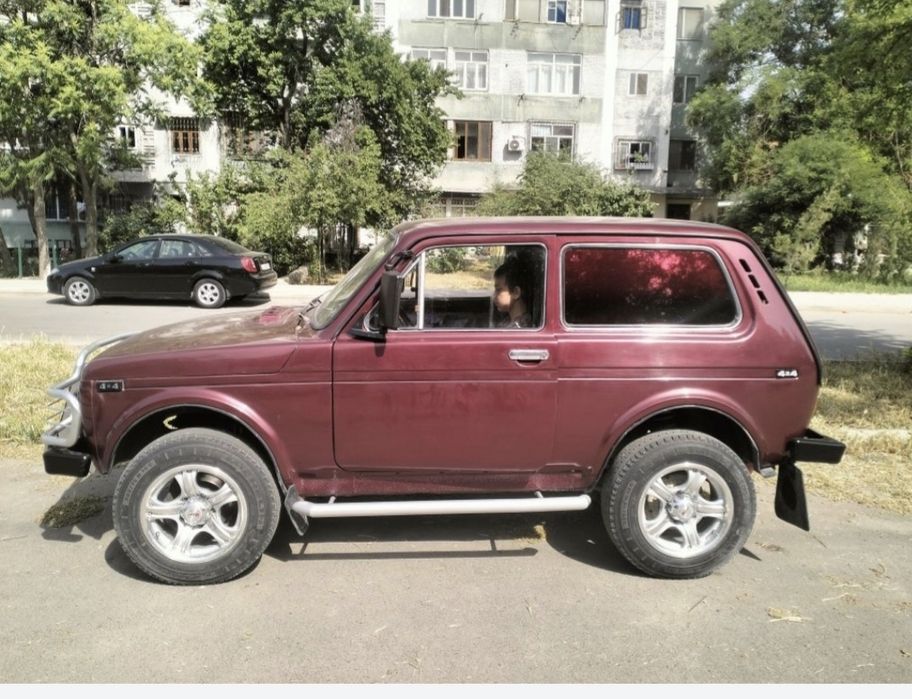 Продаю Ниву 2121