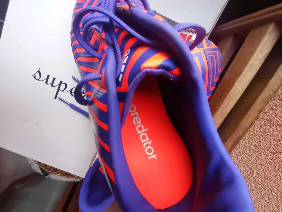 Футболни обувки Adidas Predator.