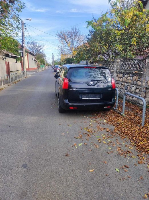 PEUGEOT 5008 2011 — imagine 5