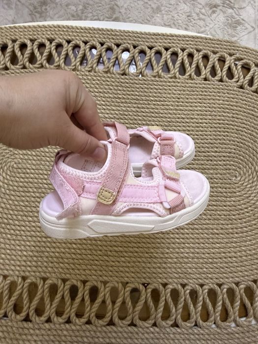 Обуви для девочек. Размеры 23-24