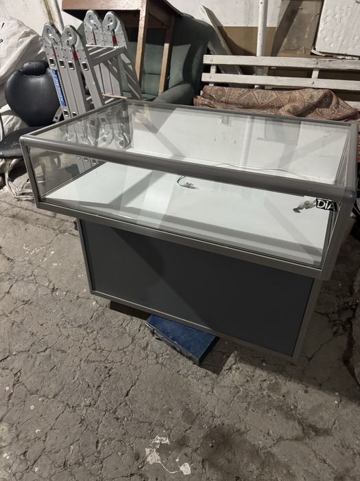 Продается ветрина