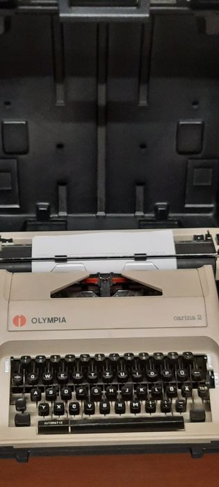 Mașină de scris  Olympia Carina 2 impecabilă