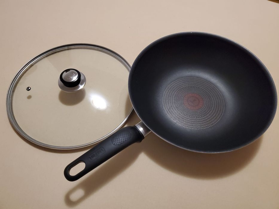 Tigaie wok Tefal Ø 29.5 x 8 cm + capac sticla Ø 27.5 cm