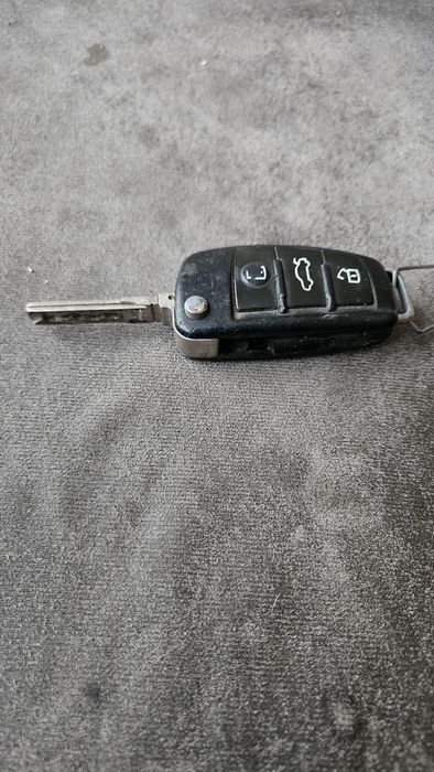 ключ за ауди а4 2006 г.