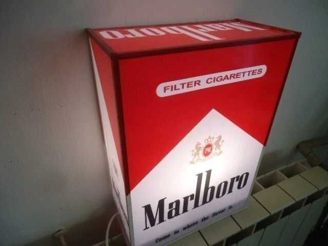 Marlboro рекламна кутия.