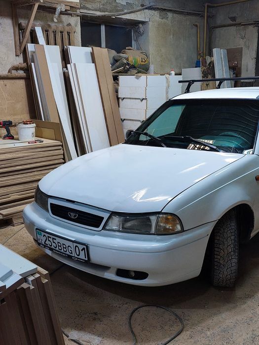 Нексия . Daewoo .