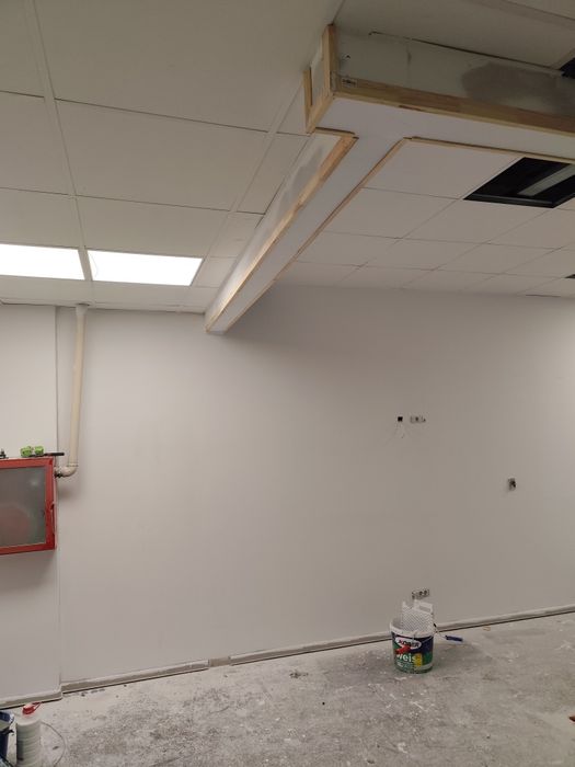 Zugrav scari bloc-apartamente-case-birouri