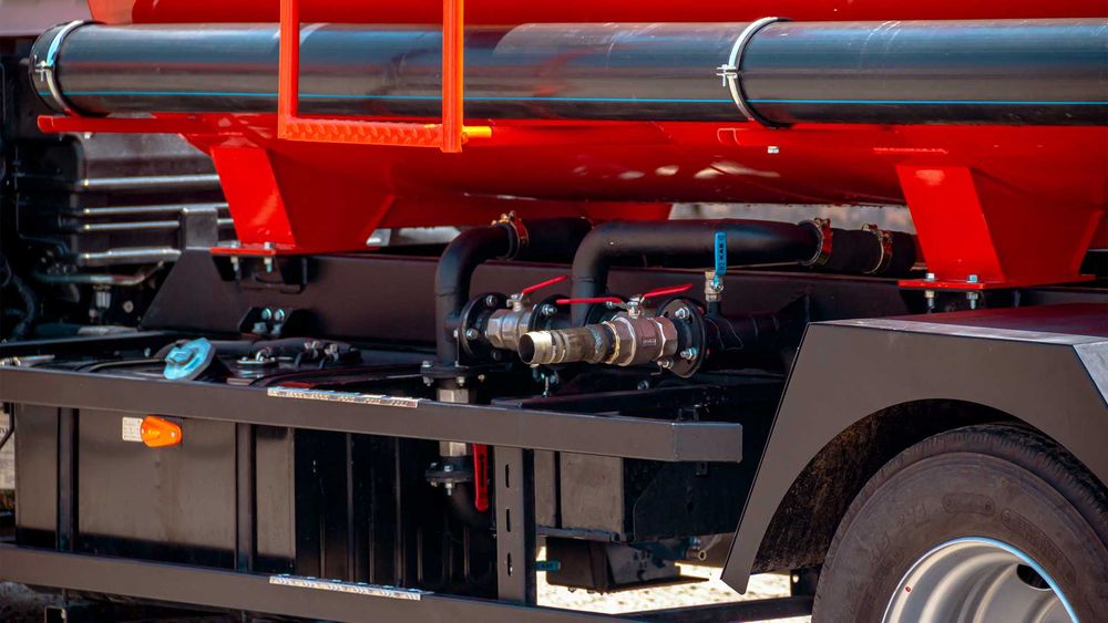 Поливомойка / Водовоз 5 м³ на базе ISUZU NQR90L-K