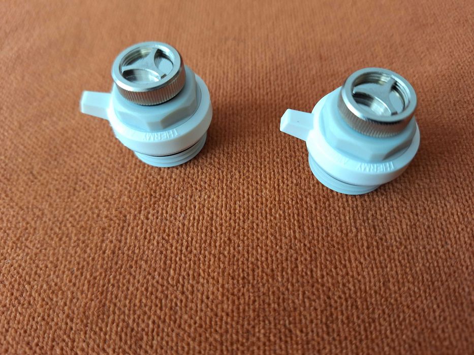 Set de doua aerisitoare automate (higroscopic) pentru calorifer de 1/2", utilizate pentru eliminarea automată a aerului din instalațiile de încălzire