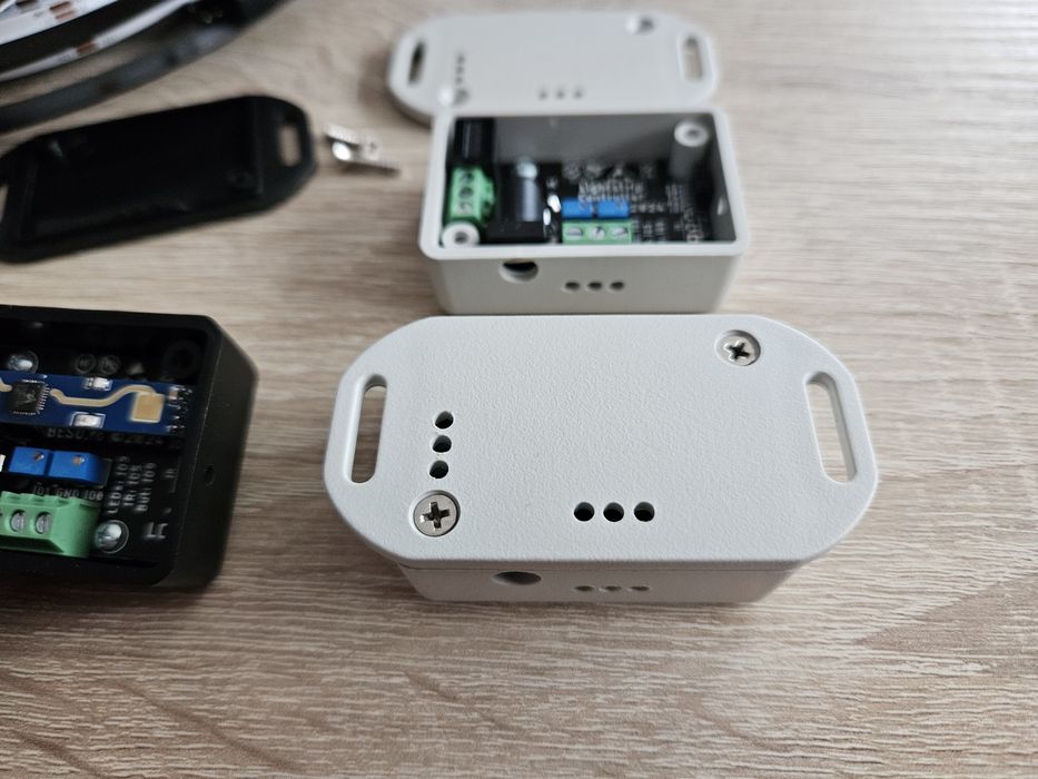 Controller banda LED digitala, WiFi, IR, senzor prezenta mmWave, ESP32