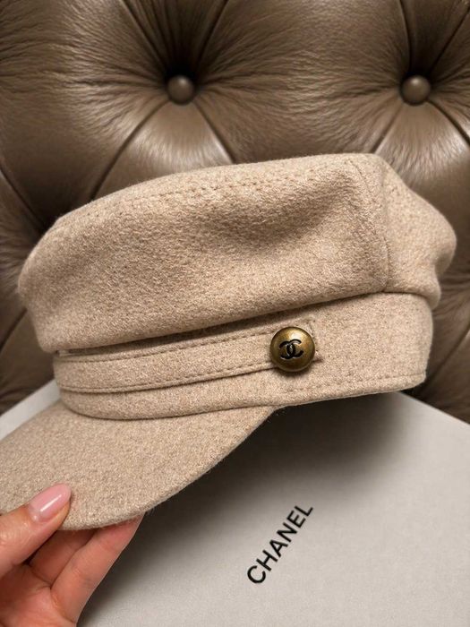 каскет шапка бежова шанел chanel с козирка мека беж дамска