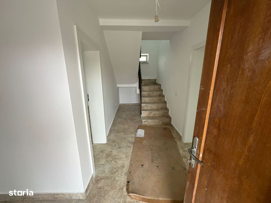 OFERTA EXCLUSIVA: Vila superba, teren generos, strada asfaltata