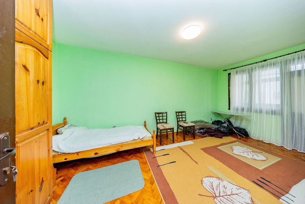 Продава се Тристаен апартамент в Плевен, 9-ти квартал - 110 кв.м за 742 €/кв.м - Снимка #8