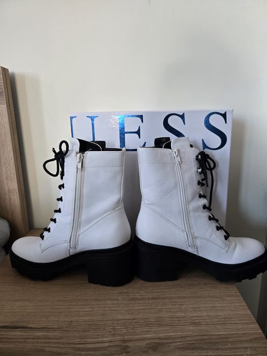 Дамски боти Guess