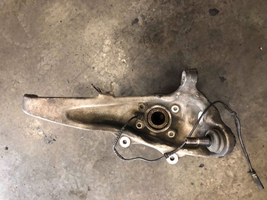 Fuzeta stanga fata 2.0 d bmw seria 5 f11 f10 525 d 4x4