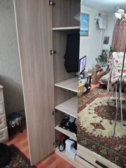 Шкаф, молочного цвета