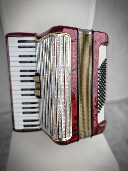 Acordeon Hohner  concerto 2 cu 72 basi