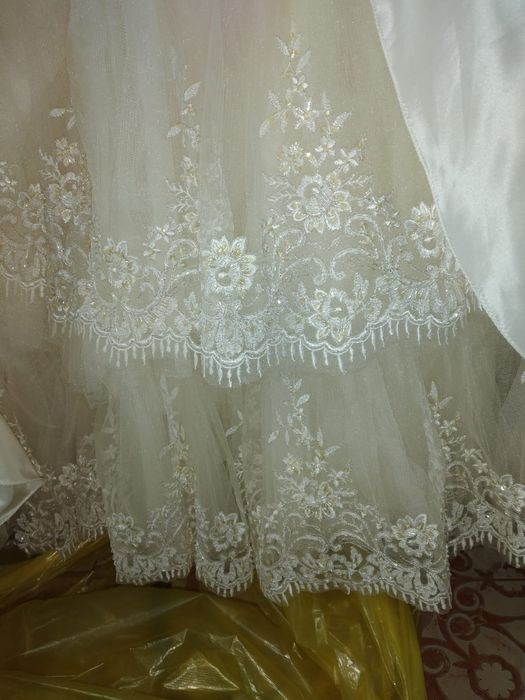 Rochie crem mireasa unicat