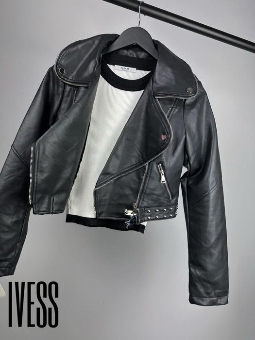 Късо кожено яке с капси