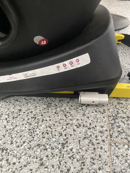 Scaun bebe cu isofix