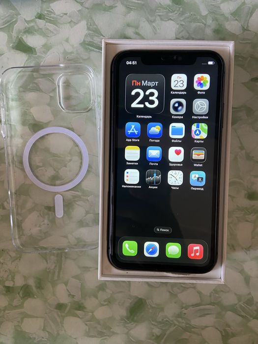 iPhone 11 black 64 GB