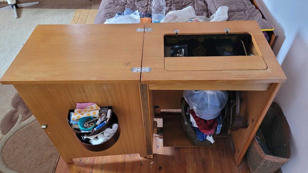 Шевна машина Union –ретро от соца , работеща, здрава.