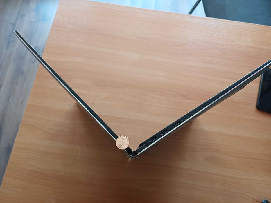 Dell Precision 4K IGZO IPS 2 in 1/Core i7- 8706G/Quadro P1000/16GB DDR4/512GB SSD