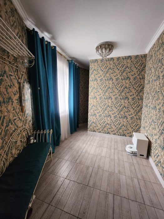 Дом 6 комнатный, 220 кв