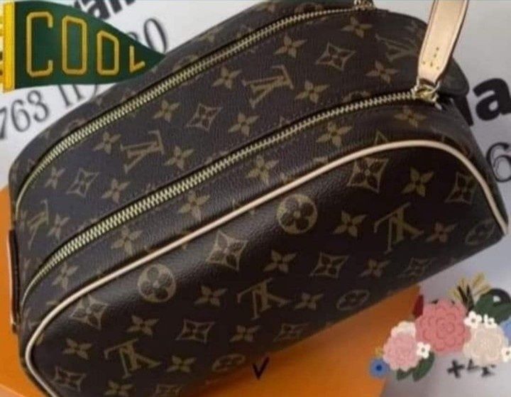 Portfard/borseta unisex Louis Vuitton, new model, saculet, etichetă