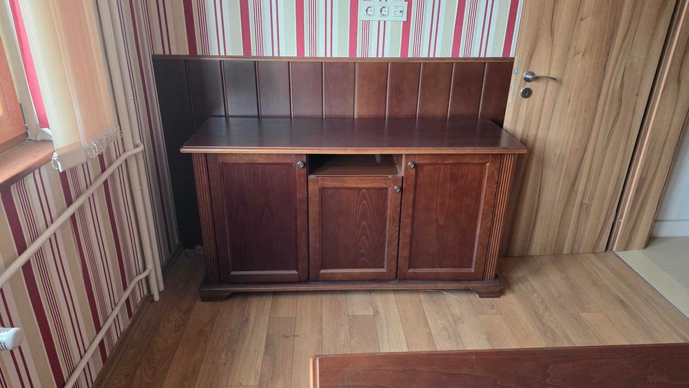 Мебели за офис/кабинет от масивна дървесина бюро, библиотека, шкаф